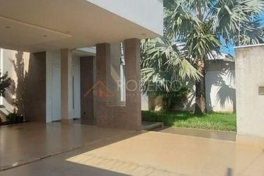 Casa &agrave; venda - 600m&sup2; - Jardim Santos Dumont