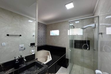 Sobrado para alugar - 306m&sup2; - Jardim Simara