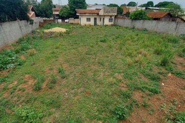 Terreno &agrave; venda - 717m&sup2; - Jardim Santos Dumont
