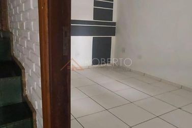 Sobrado &agrave; venda - 250m&sup2; - Centro
