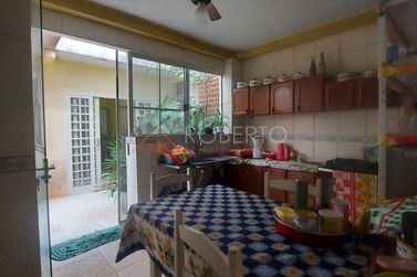 Sobrado &agrave; venda - 318m&sup2; - Centro