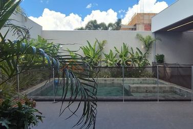 Casa &agrave; venda - 450m&sup2; - Jardim Asa Branca