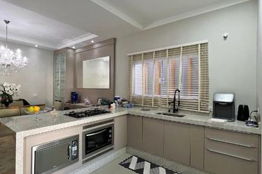 Casa &agrave; venda - 210m&sup2; - Jardim Videira