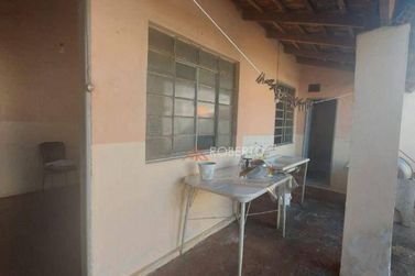 Casa &agrave; venda - 240m&sup2; - Centro