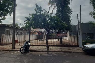 Terreno &agrave; venda - 330m&sup2; - Jardim Ibirapuera