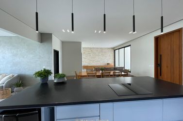 Casa &agrave; venda - 220m&sup2; - Condom&iacute;nio Bougainville