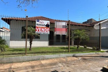 Casa &agrave; venda - 416m&sup2; - Centro