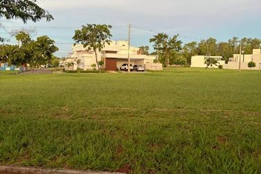 Terreno &agrave; venda - 424m&sup2; - Condom&iacute;nio Bougainville