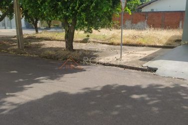Terreno &agrave; venda - 232m&sup2; - Centro
