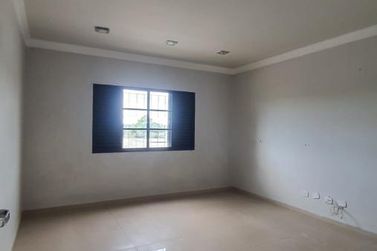 Casa &agrave; venda - 340m&sup2; - Centro