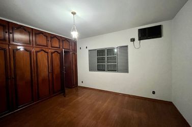 Casa &agrave; venda - 286m&sup2; - Jardim Ouro Branco