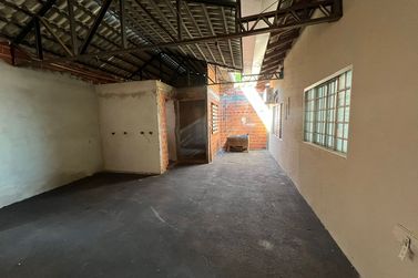 Casa &agrave; venda - 200m&sup2; - H&eacute;lio Lopes