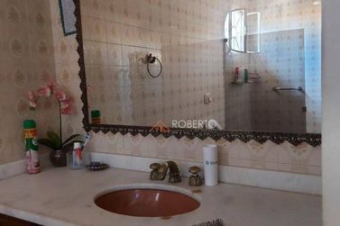 Casa &agrave; venda - 338m&sup2; - Centro