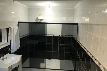 Casa &agrave; venda - 330m&sup2; - Centro
