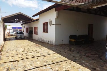 Casa &agrave; venda - 606m&sup2; - Centro