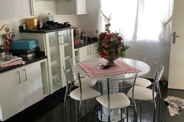Casa &agrave; venda - 361m&sup2; - Jardim Santos Dumont