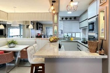 Apartamento &agrave; venda - 102m&sup2; - Meia Praia