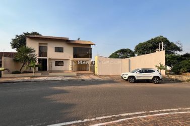 Casa para alugar - 174m&sup2; - Jardim Ouro Branco