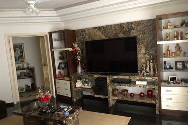 Casa &agrave; venda - 361m&sup2; - Jardim Santos Dumont