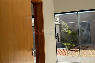 Casa &agrave; venda - 300m&sup2; - Jardim Ouro Branco