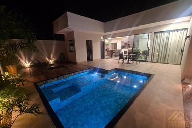 Casa &agrave; venda - 200m&sup2; - Monte Cristo