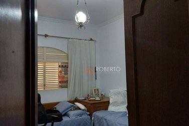 Casa &agrave; venda - 338m&sup2; - Centro