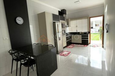 Casa &agrave; venda - 242m&sup2; - Jardim S&atilde;o Jo&atilde;o