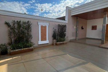 Casa para alugar - 288m&sup2; - Jardim S&atilde;o Jorge