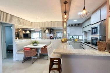 Apartamento &agrave; venda - 102m&sup2; - Meia Praia