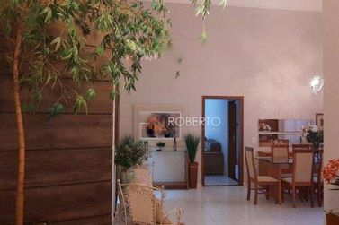 Casa &agrave; venda - 260m&sup2; - Jardim Igua&ccedil;u