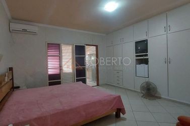 Casa &agrave; venda - 675m&sup2; - Jardim Novo Ouro Branco