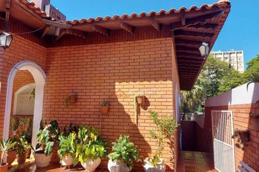 Casa &agrave; venda - 338m&sup2; - Centro