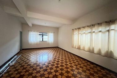 Sobrado para alugar - Centro