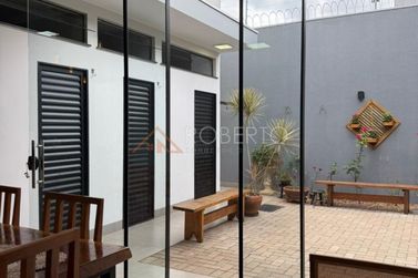 Casa &agrave; venda - 300m&sup2; - Jardim O&aacute;sis
