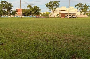 Terreno &agrave; venda - 424m&sup2; - Condom&iacute;nio Bougainville