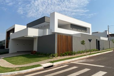 Casa &agrave; venda - 232m&sup2; - Condom&iacute;nio San Lorenzo