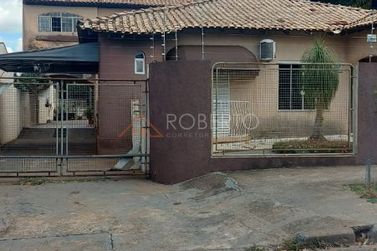 Casa &agrave; venda - 851m&sup2; - Jardim Santos Dumont