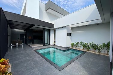 Casa &agrave; venda - 232m&sup2; - Condom&iacute;nio San Lorenzo