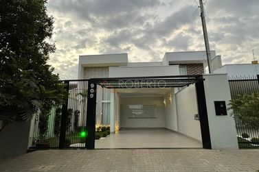 Casa &agrave; venda - 242m&sup2; - Jardim S&atilde;o Jo&atilde;o