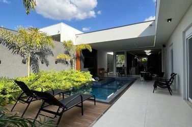 Casa &agrave; venda - 250m&sup2; - Residencial San Lorenzzo