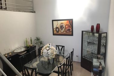 Casa &agrave; venda - 330m&sup2; - Centro