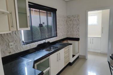 Casa &agrave; venda - 170m&sup2; - Jardim Simara