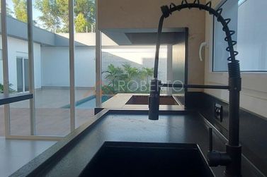 Casa &agrave; venda - 450m&sup2; - Jardim Asa Branca
