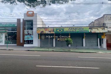 Sala Comercial &agrave; venda - 373m&sup2; - Centro