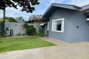 Casa &agrave; venda - 349m&sup2; - Jardim Santos Dumont