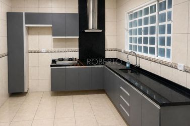 Casa &agrave; venda - 315m&sup2; - Jardim Jequetib&aacute;