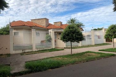 Casa &agrave; venda - 361m&sup2; - Jardim Santos Dumont
