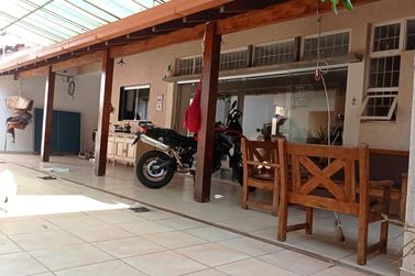 Casa &agrave; venda - 370m&sup2; - Jardim Das Am&eacute;ricas