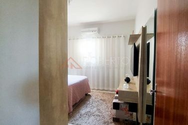 Casa &agrave; venda - Centro
