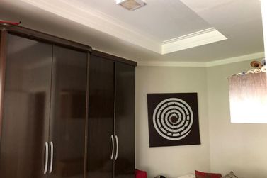 Casa &agrave; venda - 350m&sup2; - Jardim Igua&ccedil;u